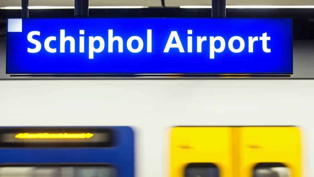 how to get from the airport in amsterdam to the city center